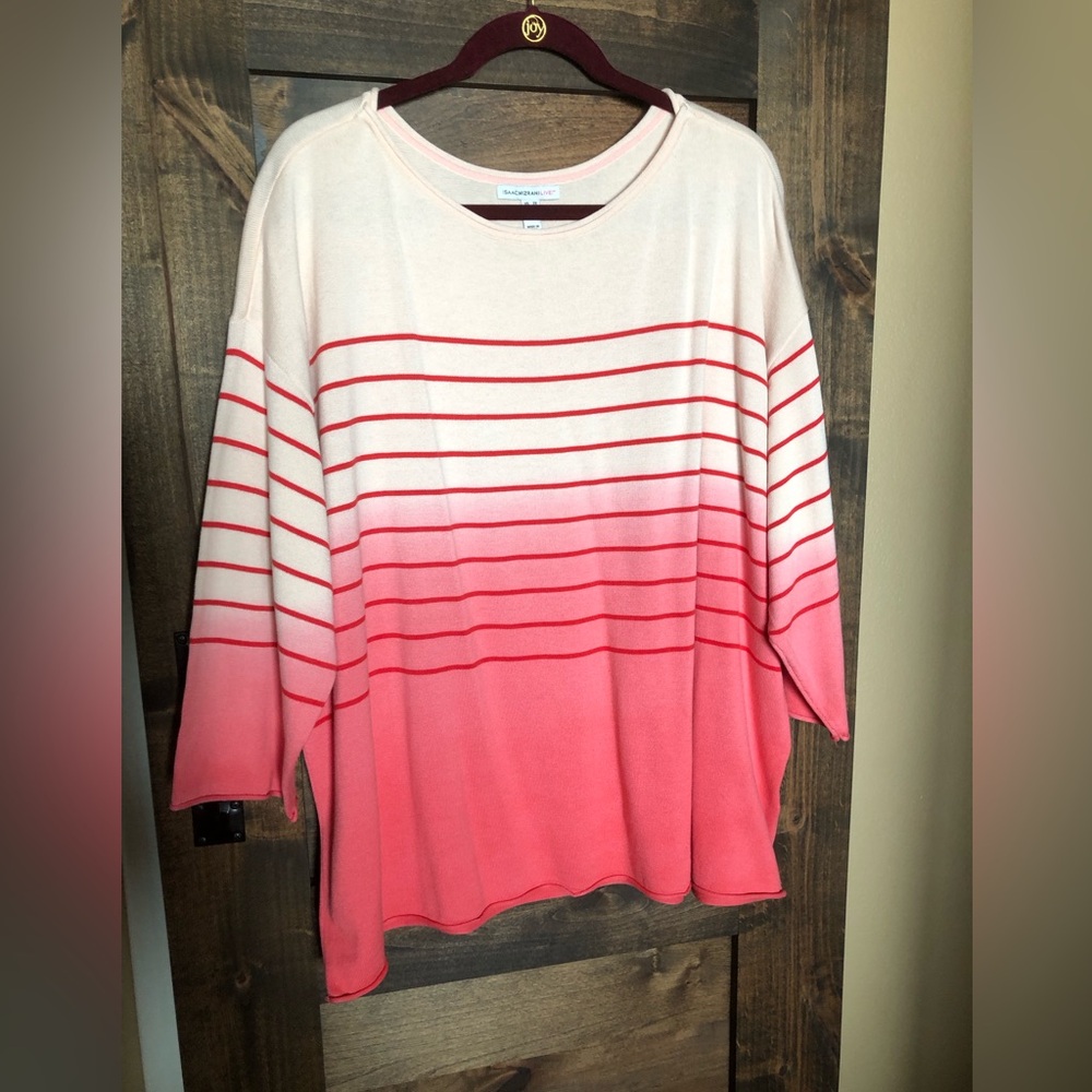 *Soft tunic sweater by Isaac Mizrahi